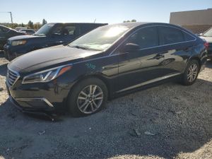 Hyundai Sonata SE 2.4L 4 2015