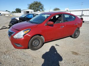 Nissan Versa S 1.6L 4 2015