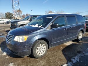 Chrysler Town & Country LX 3.3L 6 2009