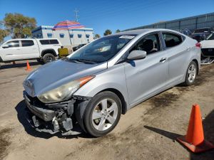 Hyundai Elantra GLS 1.8L 4 2013