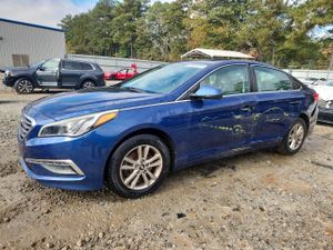 Hyundai Sonata SE 2.4L 4 2015