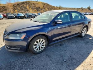 Volkswagen Passat S 1.8L 4 2014