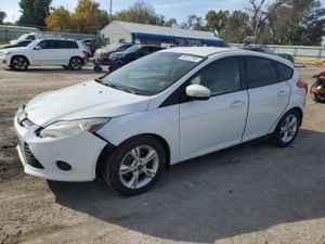Ford Focus SE 2.0L 4 2014