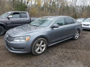 Volkswagen Passat SE 1.8L 4 2015