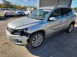 Volkswagen Tiguan S 2.0L 4 2015