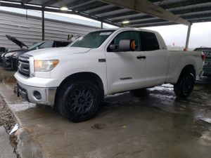 Toyota Tundra DOUBLE CAB SR5 5.7L 8 2013