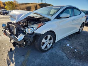 Hyundai Elantra GLS 1.8L 4 2013