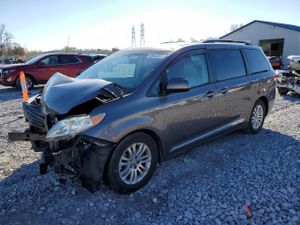 Toyota Sienna XLE 3.5L 6 2011