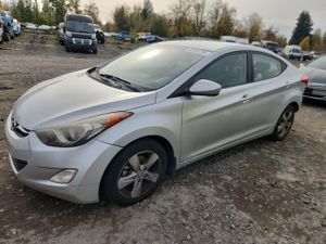 Hyundai Elantra GLS 1.8L 4 2013