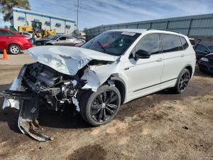 Volkswagen Tiguan SE 2.0L 4 2021