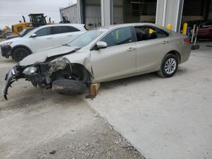 Toyota Camry LE 2.5L 4 2015