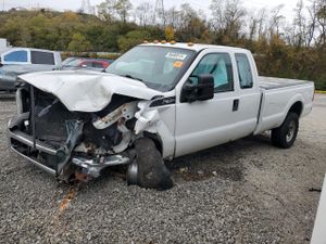 Ford F-350 SUPER DUTY 6.2L 8 2013