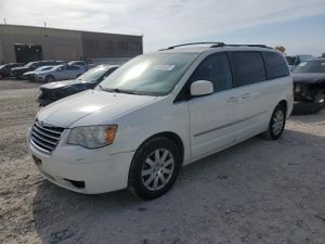 Chrysler Town & Country TOURING 3.8L 6 2010
