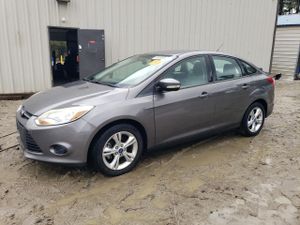 Ford Focus SE 2.0L 4 2013