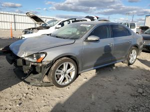 Volkswagen Passat SEL 3.6L 6 2012
