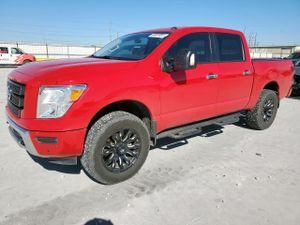 Nissan Titan SV 5.6L 8 2021