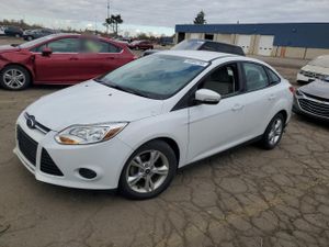 Ford Focus SE 2.0L 4 2014
