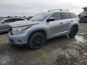 Toyota Highlander LIMITED 3.5L 6 2015