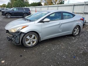Hyundai Elantra GLS 1.8L 4 2013