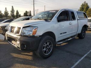 Nissan Titan XE 5.6L 8 2006