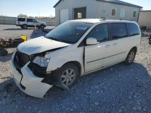 Chrysler Town & Country TOURING 3.8L 6 2010