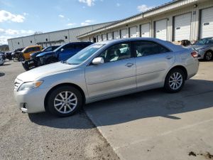 Toyota Camry BASE 2.5L 4 2011
