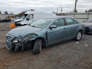 Toyota Camry BASE 2.5L 4 2011