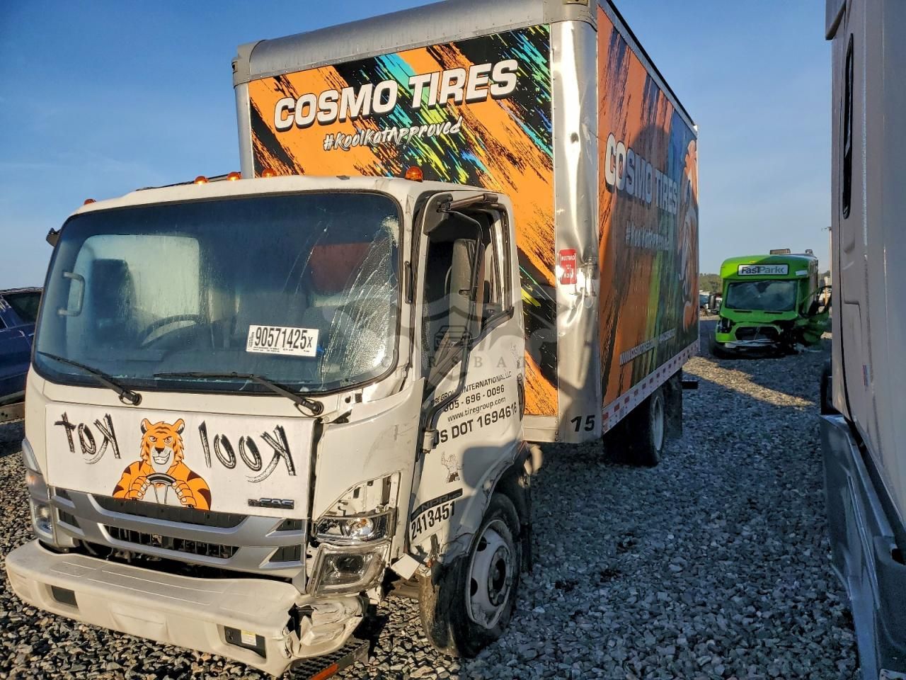 Isuzu NPR 6.6L 8 2024