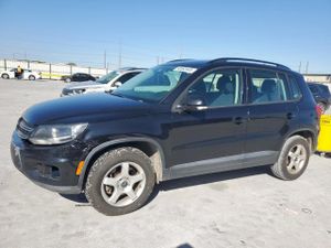 Volkswagen Tiguan S 2.0L 4 2015