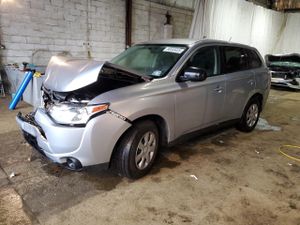 Mitsubishi Outlander ES 2.4L 4 2014