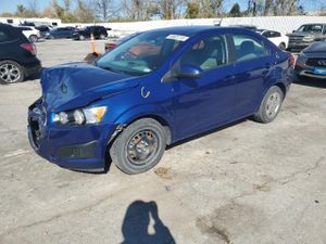 Chevrolet Aveo (Sonic) LS 1.8L 4 2013