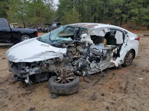 Hyundai Elantra SE 1.8L 4 2015