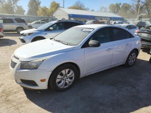 Chevrolet Cruze LS 1.8L 4 2012