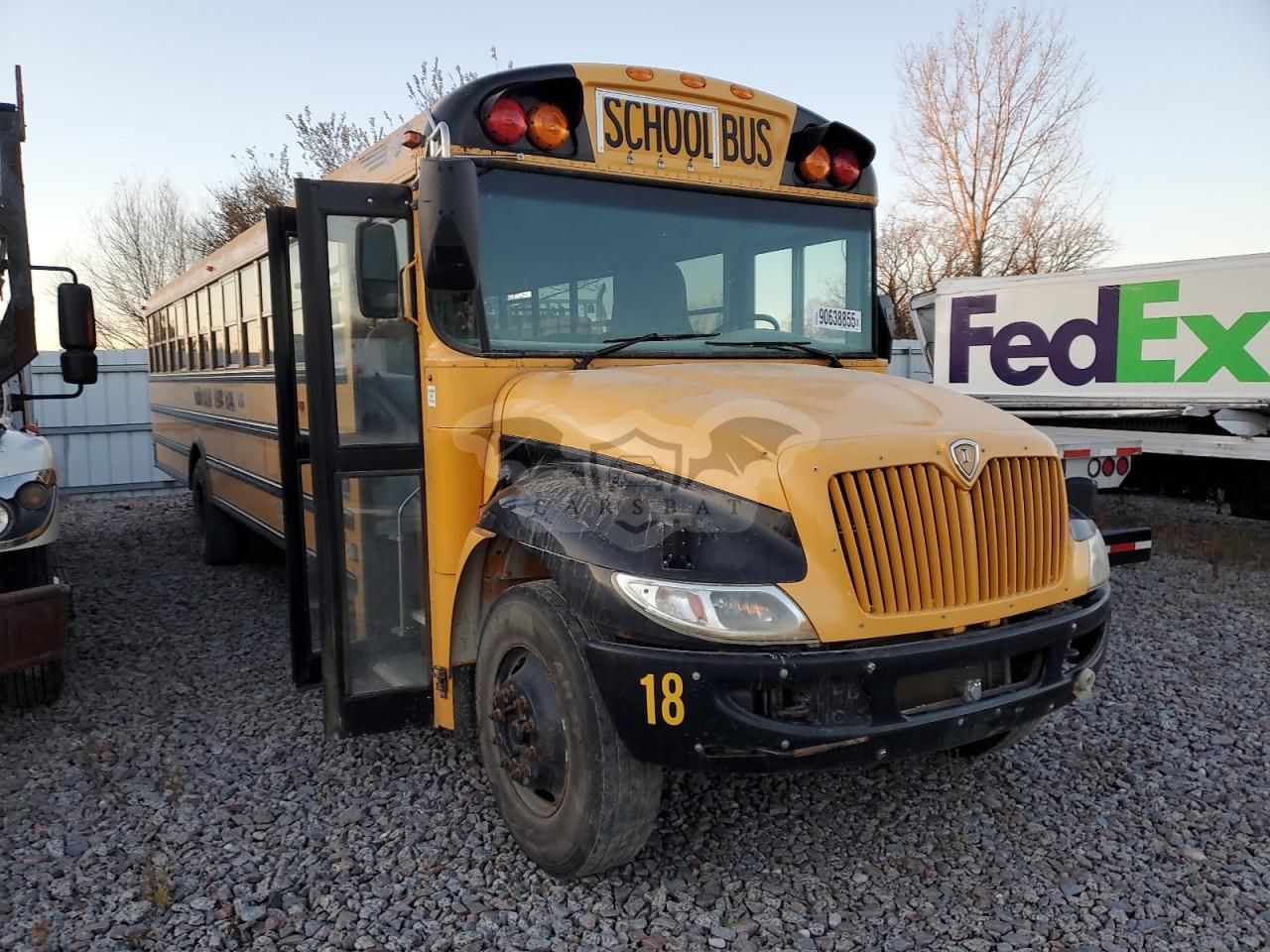 IC Corporation CE Series CE 6.4L 8 2009