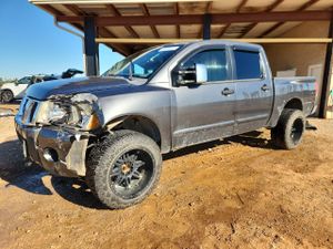 Nissan Titan XE 5.6L 8 2005