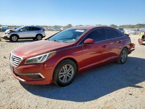 Hyundai Sonata SE 2.4L 4 2015