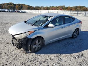 Hyundai Elantra GLS 1.8L 4 2013