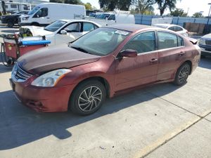 Nissan Altima BASE 2.5L 4 2010