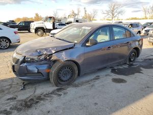 Chevrolet Cruze LS 1.8L 4 2013