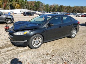 Ford Focus SE 2.0L 4 2015