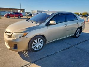 Toyota Corolla BASE 1.8L 4 2012