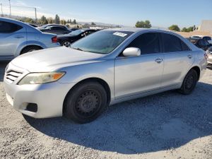 Toyota Camry BASE 2.5L 4 2011