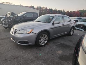 Chrysler 200 TOURING 2.4L 4 2013