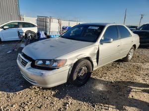 Toyota Camry CE 2.2L 4 2001