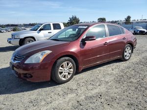 Nissan Altima BASE 2.5L 4 2010