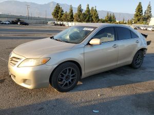 Toyota Camry BASE 2.5L 4 2010