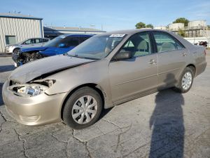 Toyota Camry LE 2.4L 4 2005