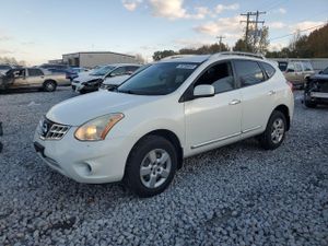 Nissan Rogue S 2.5L 4 2013