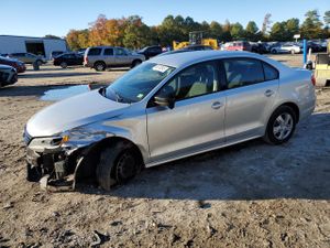 Volkswagen Jetta BASE 2.0L 4 2013
