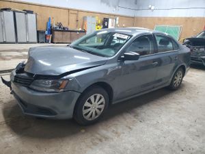 Volkswagen Jetta BASE 2.0L 4 2013